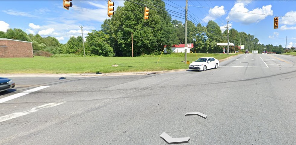 1134 Blowing Rock, Lenoir, NC for sale - Building Photo - Image 2 of 2