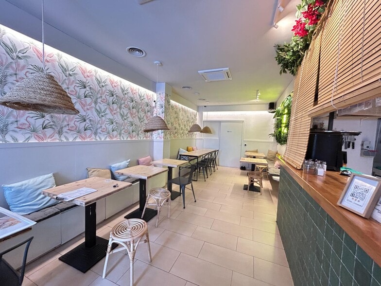 Retail in Mataró, Barcelona for lease - Interior Photo - Image 2 of 16