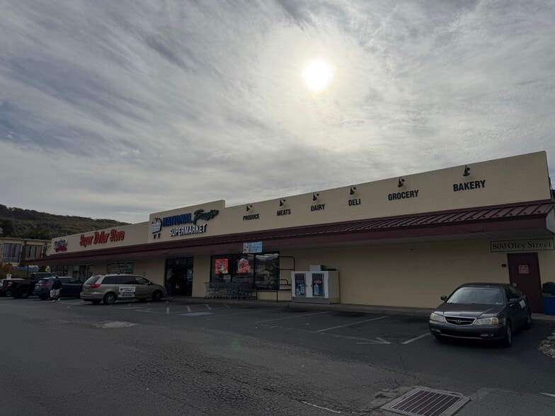 Oley St. Retail portfolio of 3 properties for sale on LoopNet.com - Building Photo - Image 3 of 13