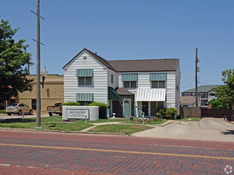 2218 Broadway St, Lubbock, TX for sale - Primary Photo - Image 1 of 1