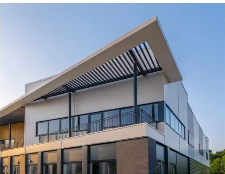 Flex in Neuville-sur-Oise for lease - Building Photo - Image 1 of 16