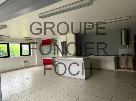 Flex in Genas for lease - Interior Photo - Image 2 of 9