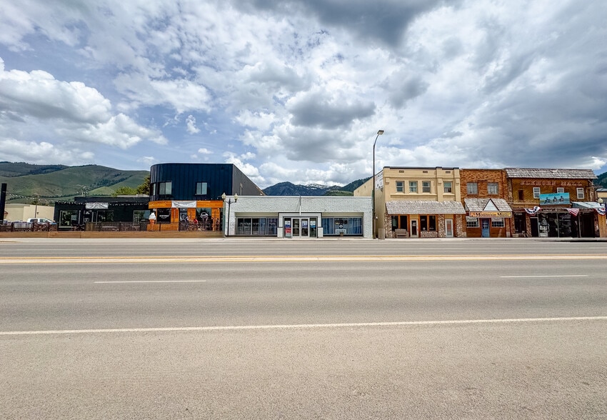 419 Washington St, Afton, WY for lease - Building Photo - Image 2 of 5
