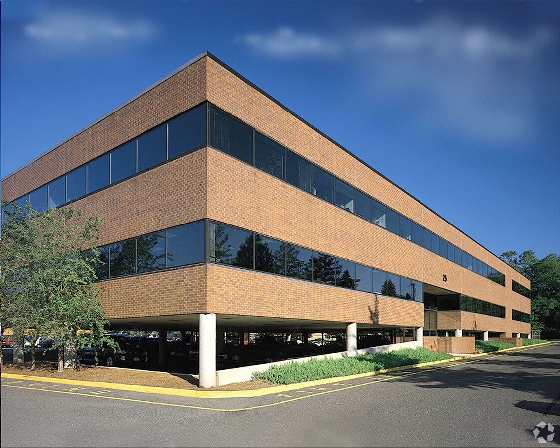 25 E Spring Valley Ave, Maywood, NJ 07607