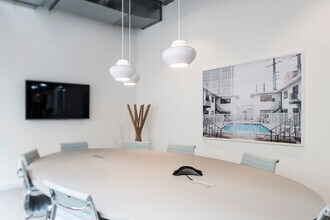 25 Cabot Sq, London for lease Interior Photo- Image 2 of 6
