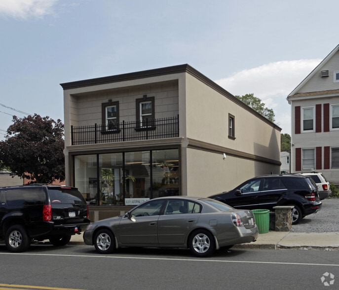 49 Glen Head Rd, Glen Head, NY for lease - Building Photo - Image 3 of 4