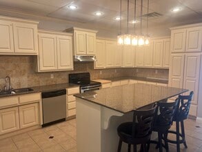 303 SW 18th St, Bentonville, AR for lease Interior Photo- Image 1 of 5