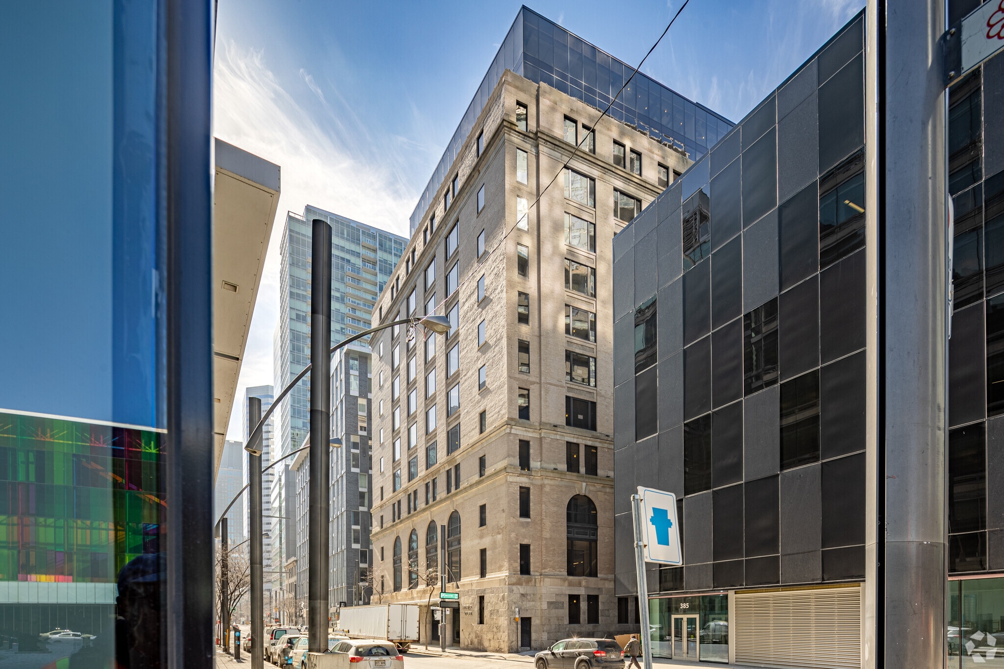 425 Av Viger O, Montréal, QC for lease Primary Photo- Image 1 of 13