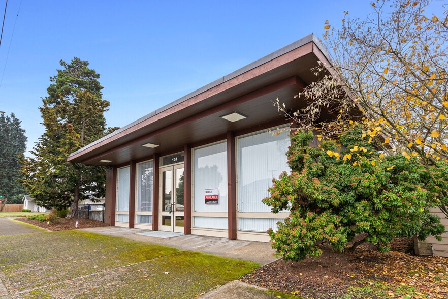 124 Berkeley Ave, Molalla, OR for sale - Building Photo - Image 3 of 33
