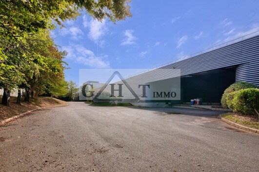 Industrial in Tremblay-en-France for lease - Building Photo - Image 2 of 10