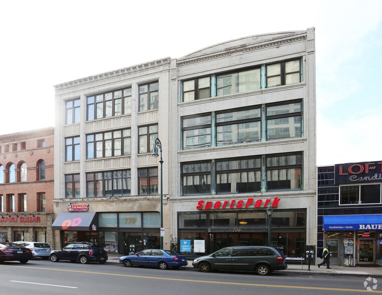 770 Chapel St, New Haven, CT for lease - Building Photo - Image 2 of 9