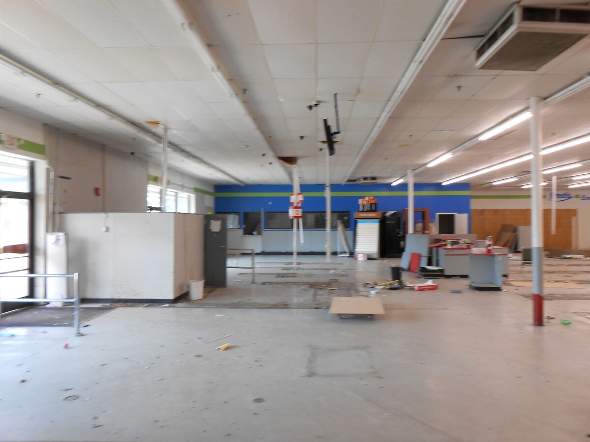 6 E Commerce St, Hernando, MS 38632