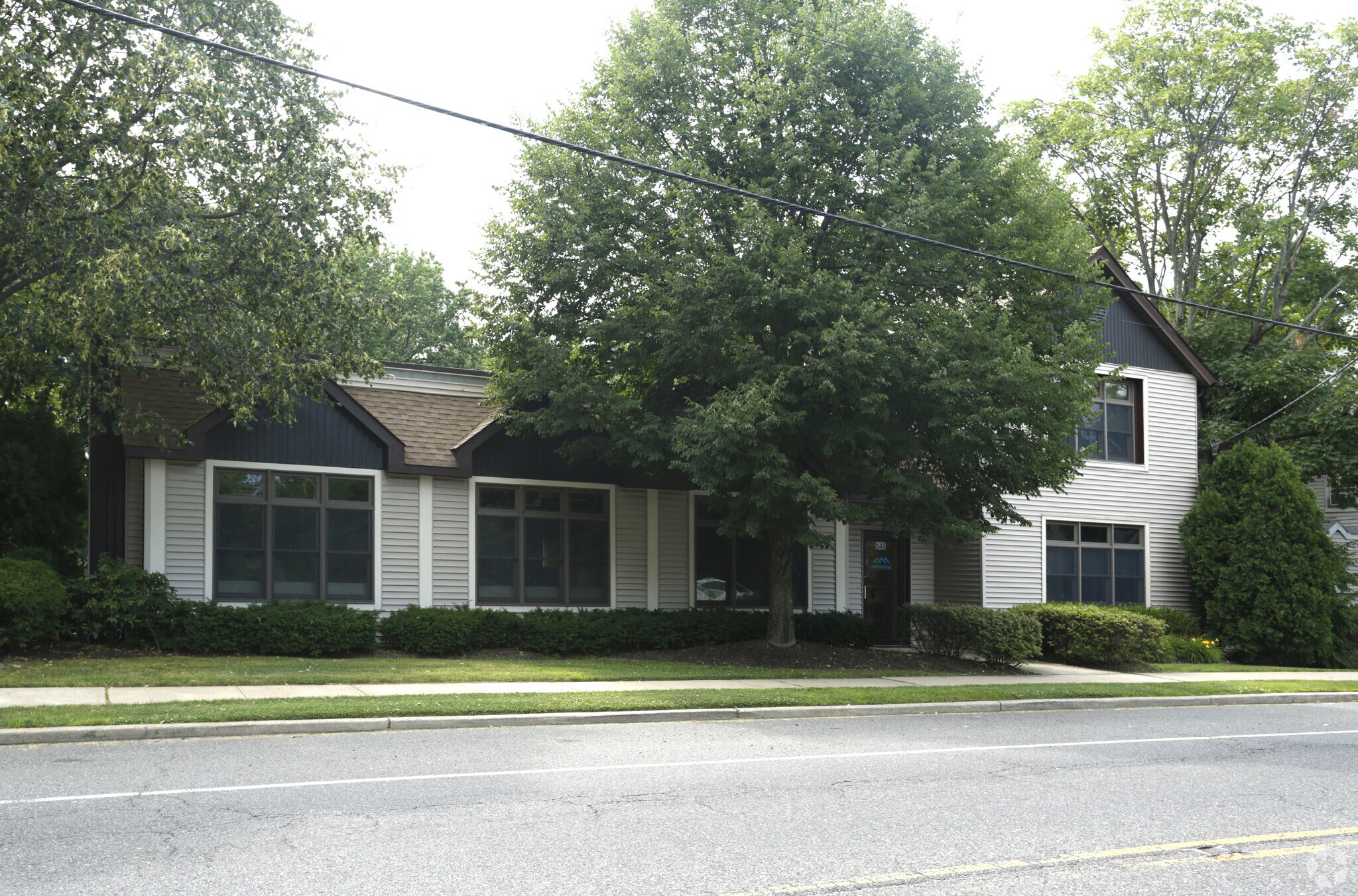 648 Holmdel Rd, Hazlet, NJ for sale Primary Photo- Image 1 of 1