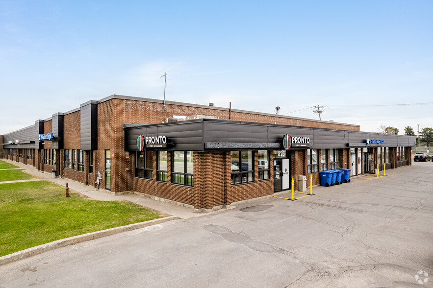 90A-90F Boul Brunswick, Dollard-des-Ormeaux, QC for lease - Primary Photo - Image 1 of 5