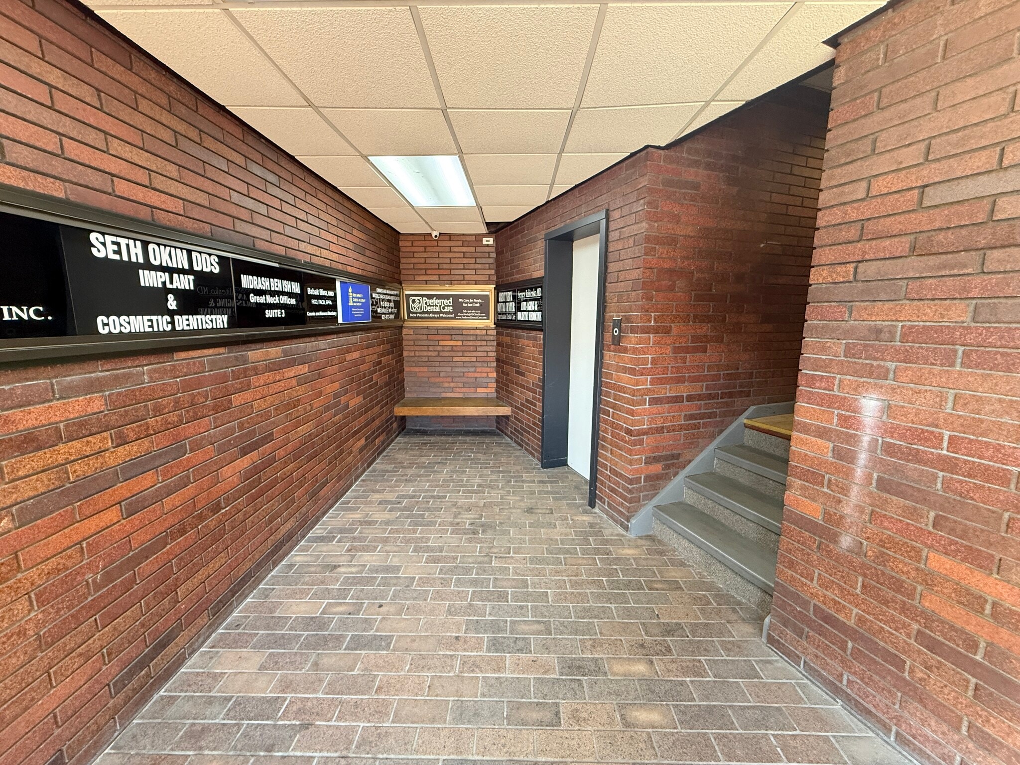 95-107 Middle Neck Rd, Great Neck, NY for sale Interior Photo- Image 1 of 10