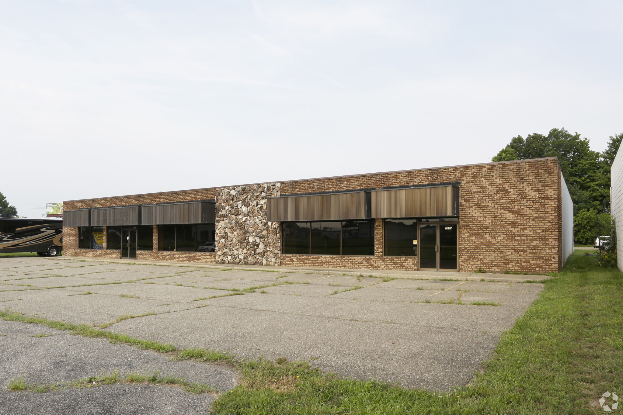 3635 E Cork St, Kalamazoo, MI for sale Primary Photo- Image 1 of 17