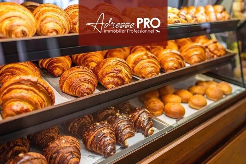 Retail in Lyon for lease - Building Photo - Image 1 of 3