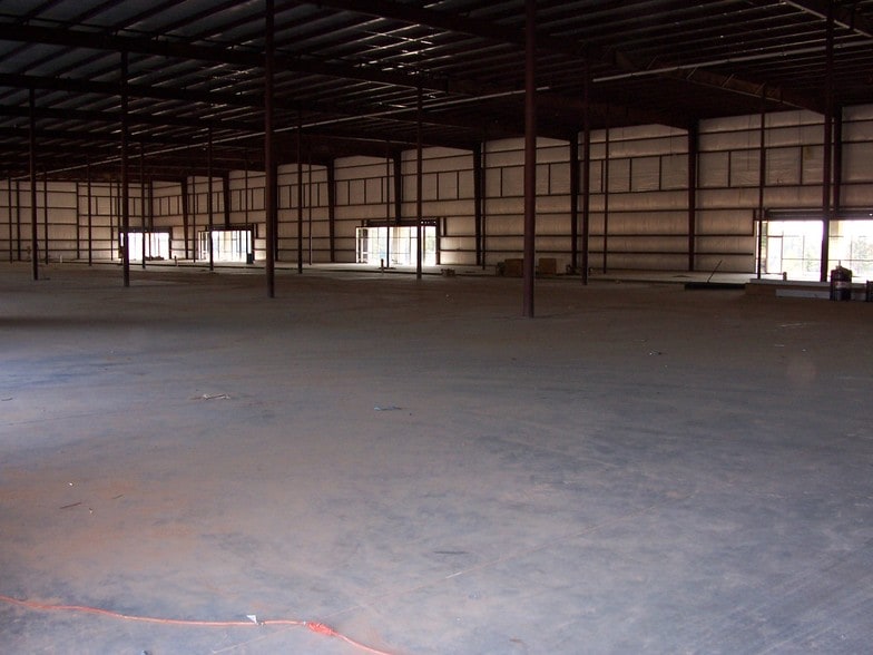 1001 Synergy Blvd, Kilgore, TX for sale - Interior Photo - Image 2 of 6