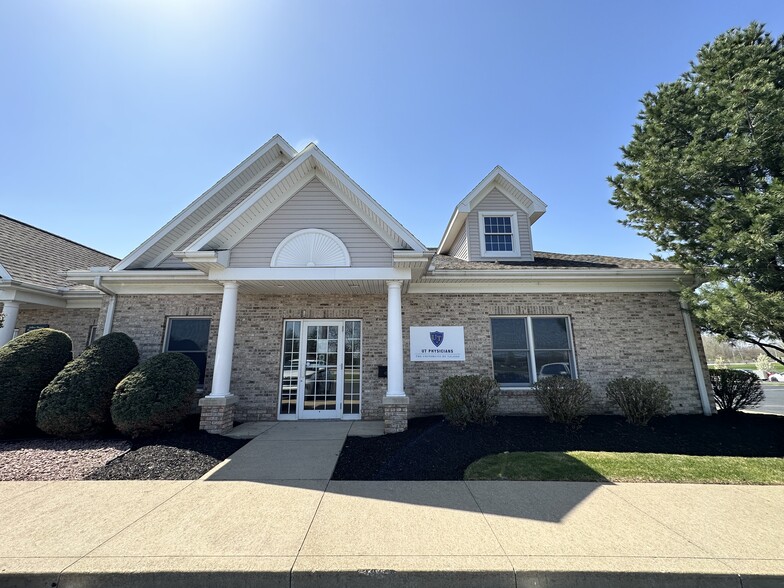 1355 W Main St, Bellevue, OH for lease - Primary Photo - Image 1 of 31