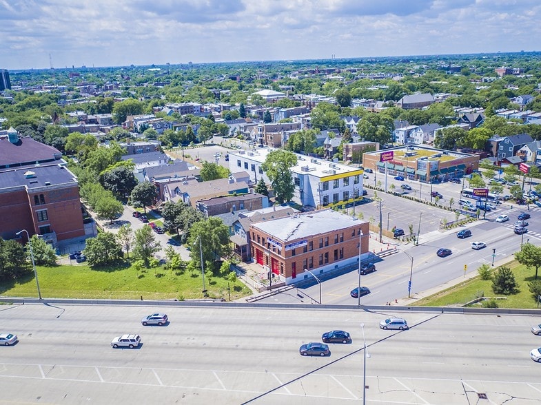 2737 W Diversey Ave, Chicago, IL for sale - Building Photo - Image 1 of 1