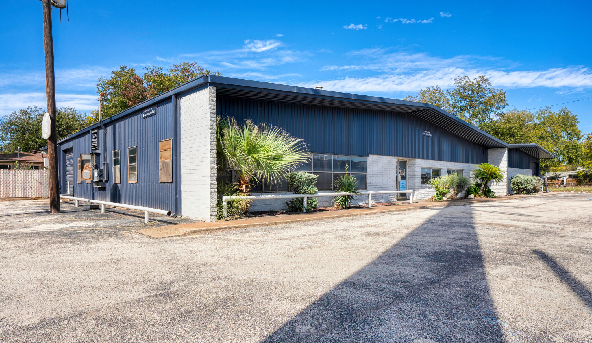 731 Probandt St, San Antonio, TX for lease Building Photo- Image 1 of 14