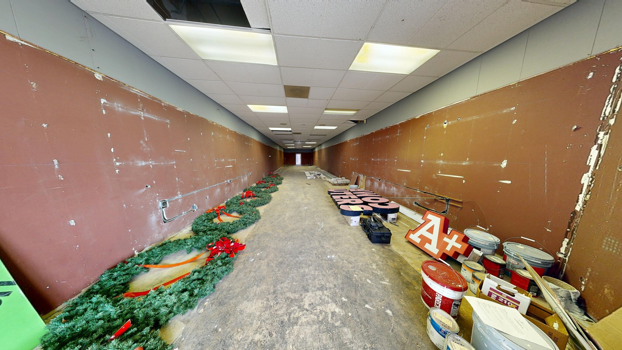 5800-6022 W Jefferson Blvd, Fort Wayne, IN for lease Interior Photo- Image 1 of 4