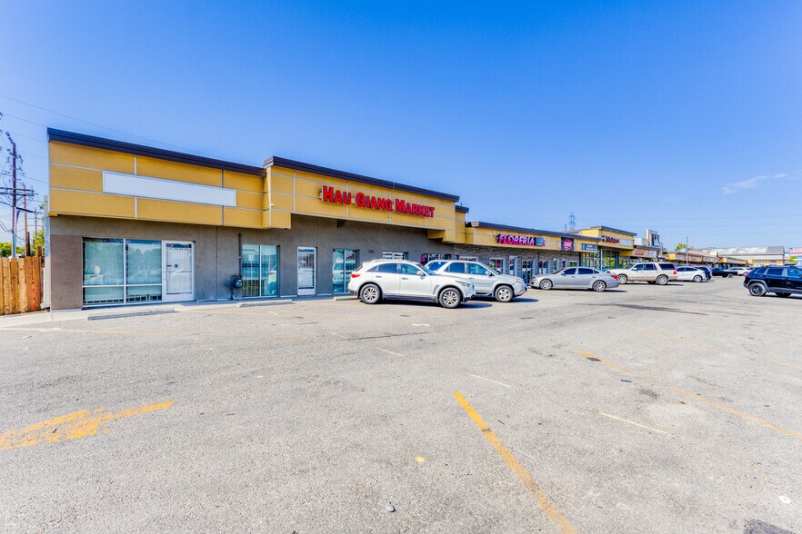 1077 S Federal Blvd, Denver, CO for sale - Building Photo - Image 3 of 11