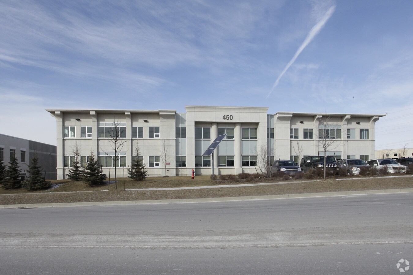 450 Harry Walker Pky S, Newmarket, ON L3Y 8E3