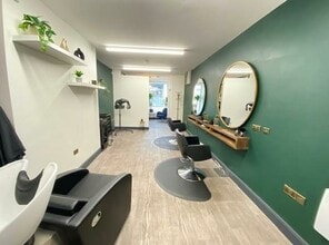 4-6 Queen St, Carmarthen for lease Interior Photo- Image 2 of 4