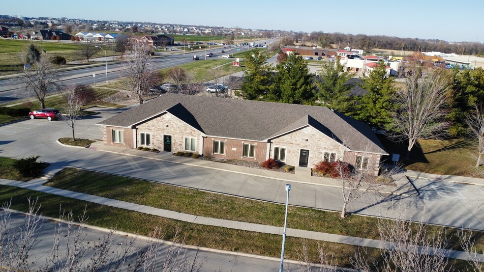 102 SE 30th St, Ankeny, IA for lease - Building Photo - Image 1 of 7