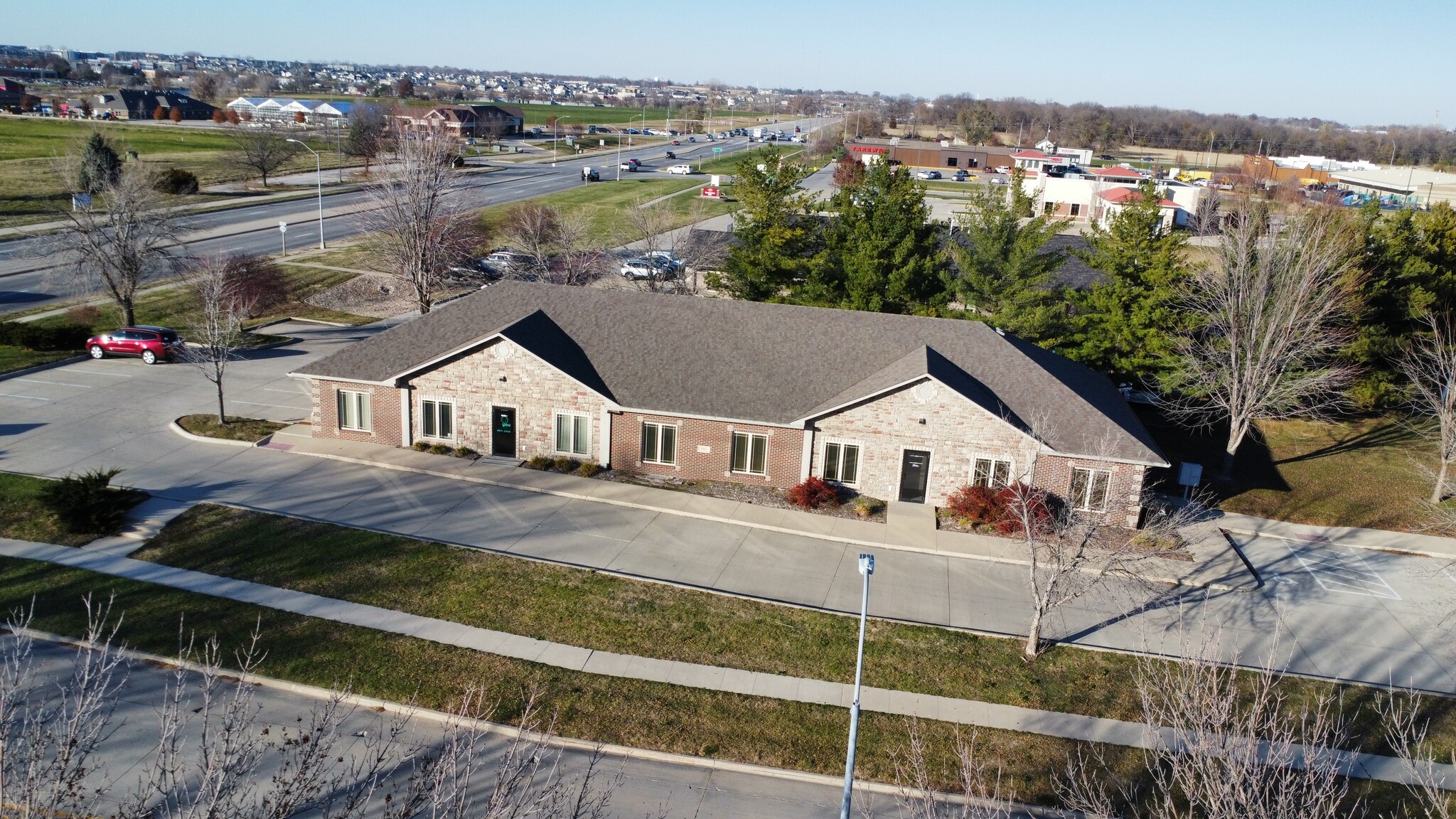 102 SE 30th St, Ankeny, IA for lease Building Photo- Image 1 of 8