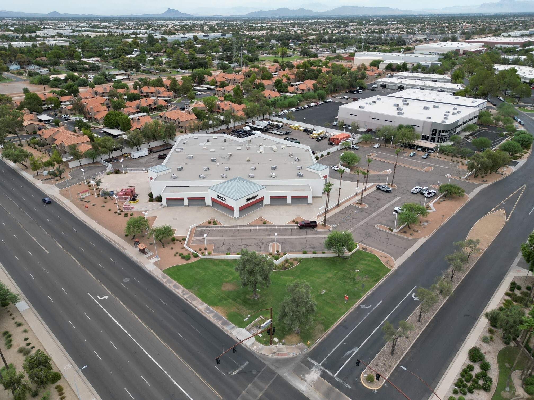 3333 N Arizona Ave, Chandler, AZ for lease Building Photo- Image 1 of 4