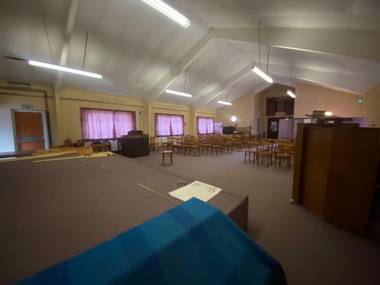 4 School Walk, Bilston for lease - Interior Photo - Image 3 of 4