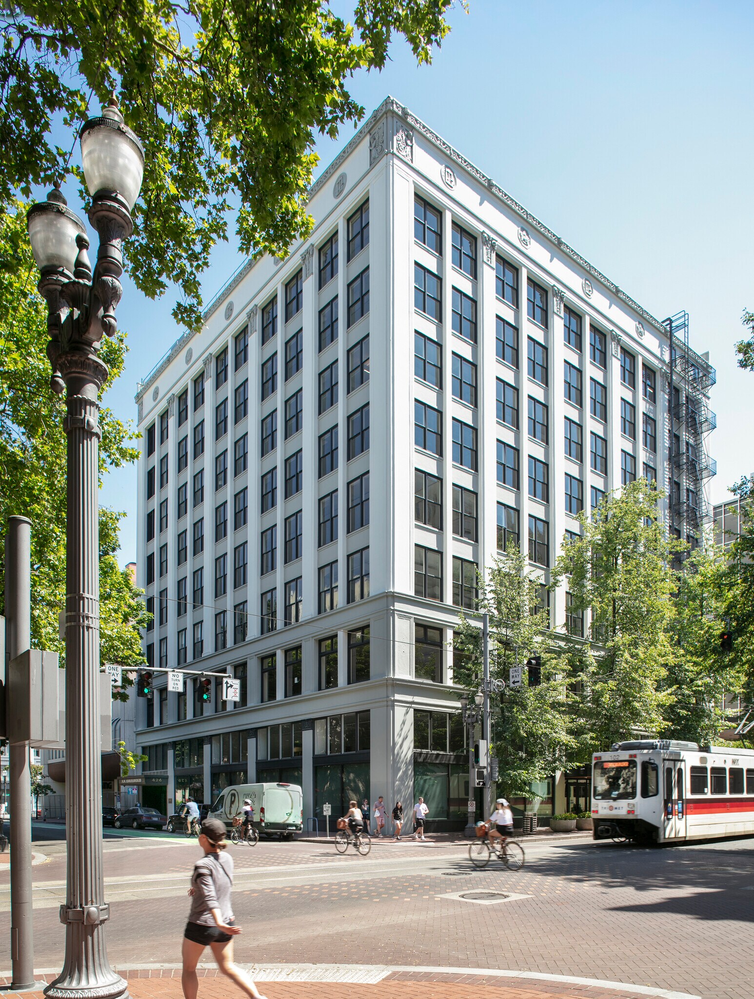 408 SW 5th Ave, Portland, OR for sale Building Photo- Image 1 of 1