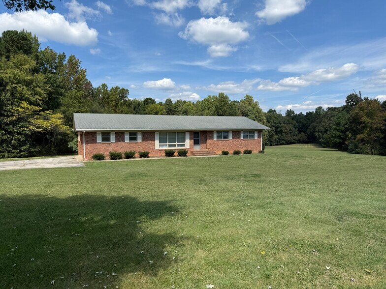 8042 N NC HWY 150 E, Terrell, NC for sale - Primary Photo - Image 2 of 3