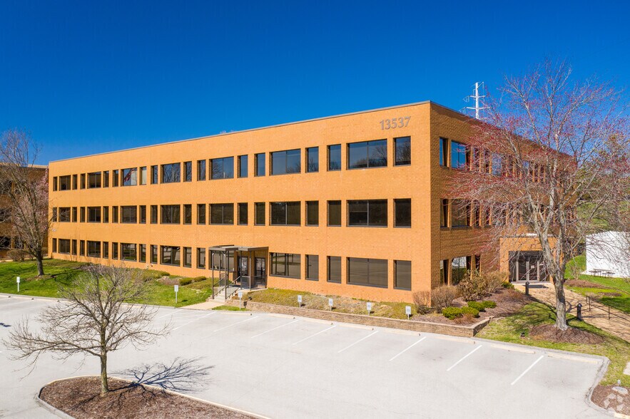 13537 Barrett Parkway Dr, Ballwin, MO 63021 Barrett Woods Corporate