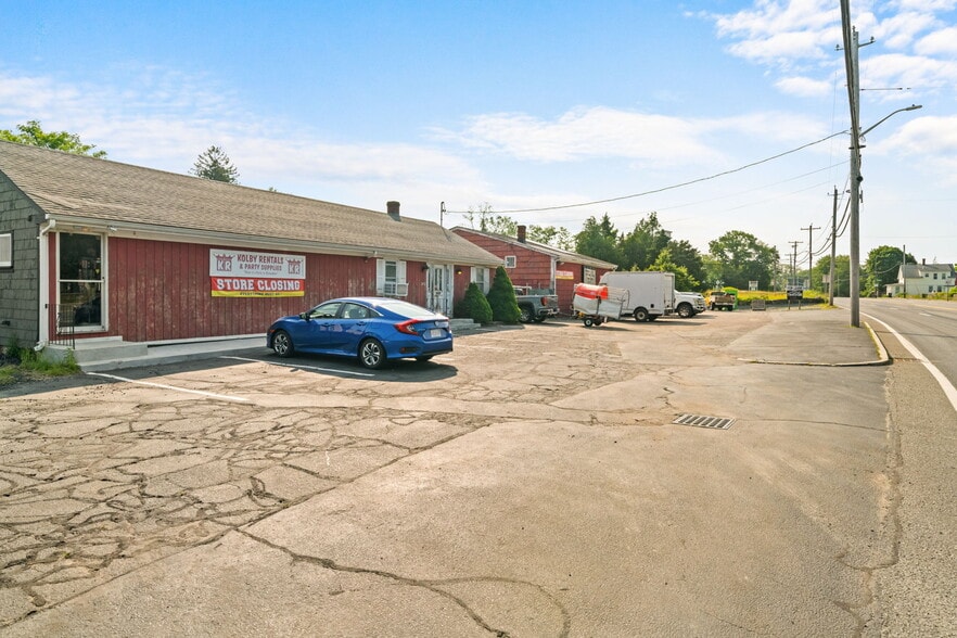 2452 Gar Hwy, Swansea, MA for lease - Building Photo - Image 3 of 7