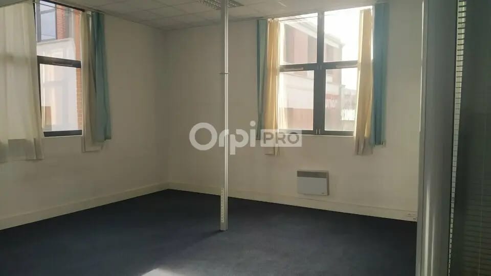 Office in Reims for lease - Building Photo - Image 2 of 8