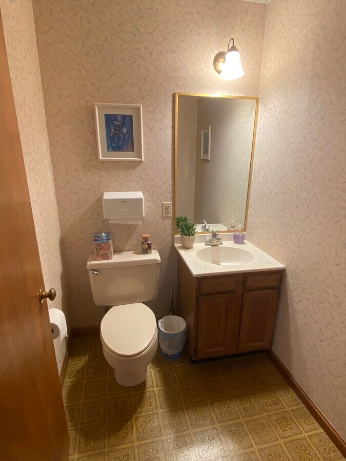 1055910563 Crestwood Dr, Manassas, VA 20109 Office for Sale