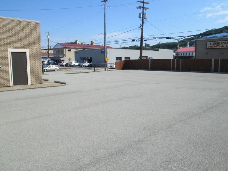 200 S Water St, Kittanning, PA for sale - Building Photo - Image 3 of 8