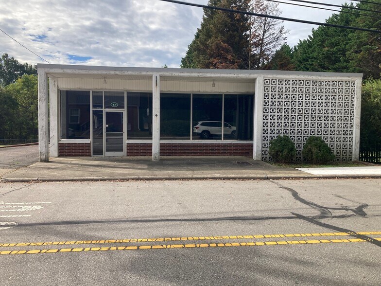 43 Main W St, Yanceyville, NC for sale - Primary Photo - Image 1 of 1