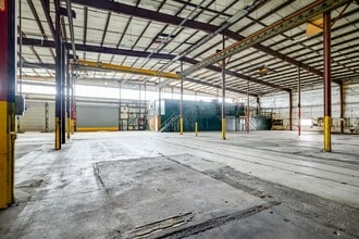 5115 Hartford St, Tampa, FL for lease Interior Photo- Image 2 of 3