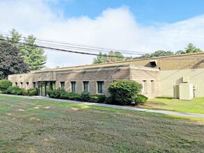 31 Sagamore Park Rd, Hudson, NH for lease Building Photo- Image 1 of 4