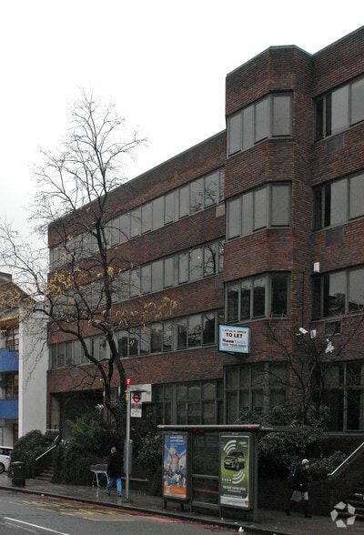 178-182 Upper Richmond Rd, London for lease - Building Photo - Image 3 of 8