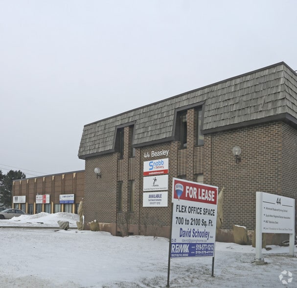 44 Beasley Dr, Kitchener, ON for sale - Primary Photo - Image 1 of 1