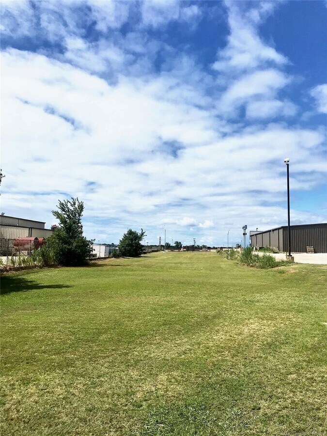 Lonnie Abbott Blvd, Ada, OK 74820