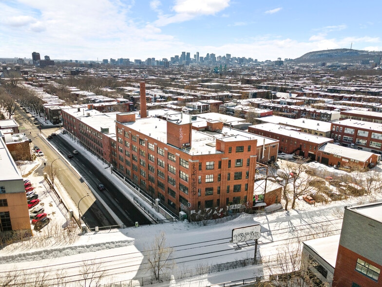 5425 Rue De Bordeaux, Montréal, QC for lease - Building Photo - Image 1 of 15