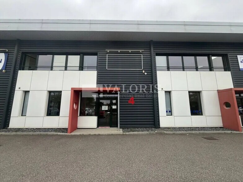 Flex in Saint-Quentin-Fallavier for lease - Building Photo - Image 2 of 13