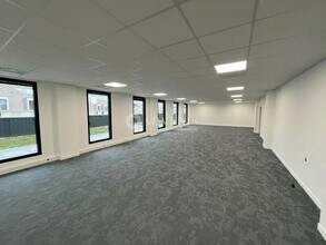 Office in Plaisir for lease Interior Photo- Image 1 of 1