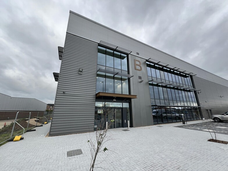 Walton Rd, Portsmouth for lease - Building Photo - Image 1 of 37